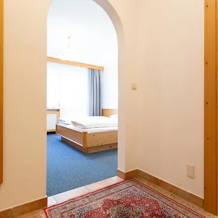 Peter 4* ノイシュティフト・イム・シュトゥーバイタール